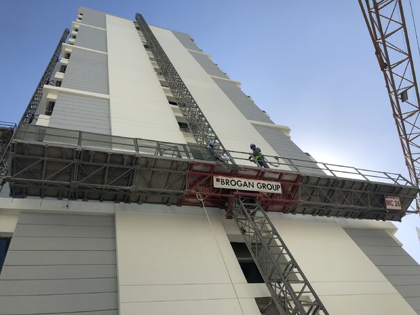 mast climbing work platform
